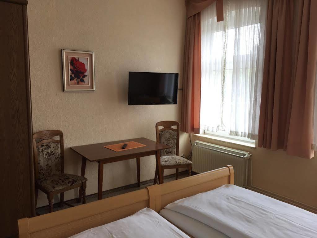 Hotel Gruener Kranz Rendsburg Esterno foto
